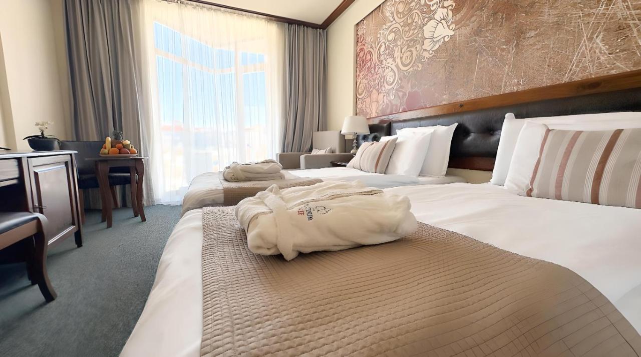 Platinum Hotel And Casino 반스코 외부 사진