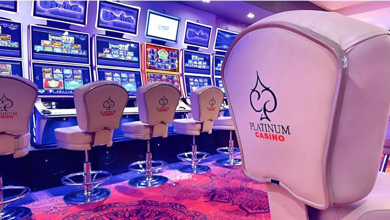 Platinum Hotel And Casino 반스코 외부 사진